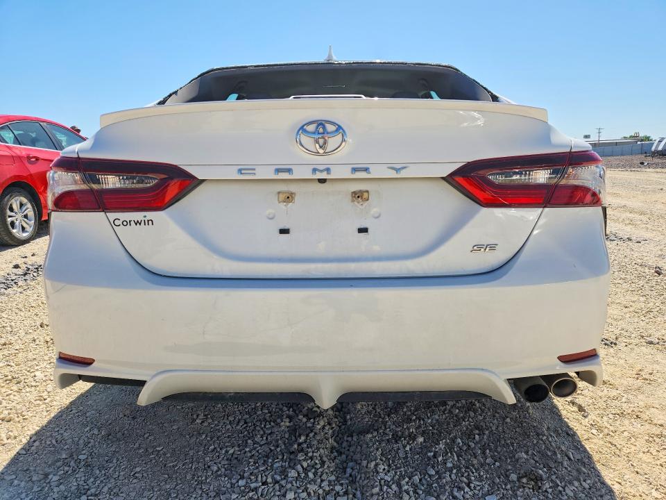 52810406 :رقم المزاد ، 4T1G11AK4NU713738 vin ، 2022 Toyota Camry مزاد بيع