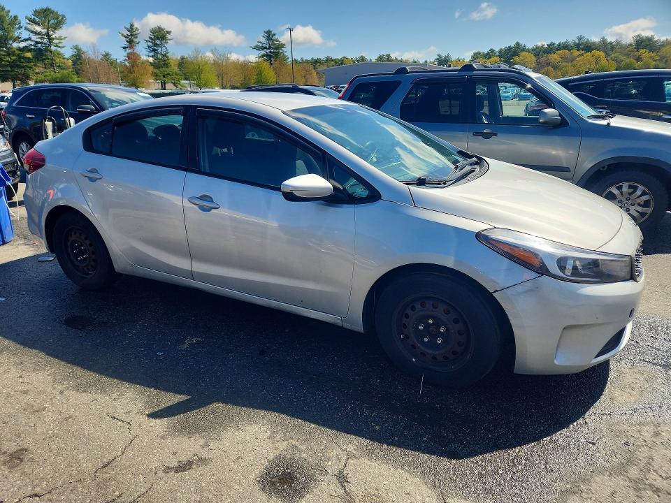 52859866 :رقم المزاد ، 3KPFK4A76JE188863 vin ، 2018 Kia Forte مزاد بيع