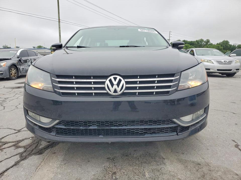 52718606 :رقم المزاد ، 1VWAT7A36FC100394 vin ، 2015 Volkswagen Passat مزاد بيع