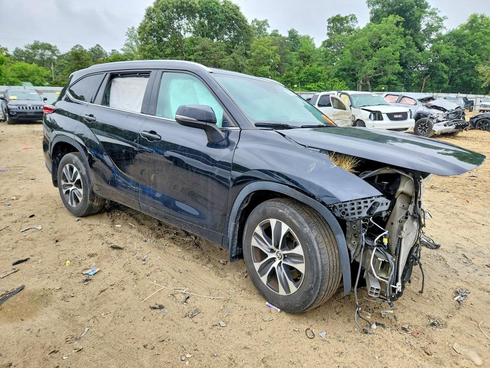 2022 Toyota Highlander მანქანა იყიდება აუქციონზე, vin: 5TDGZRBH1NS585283, აუქციონის ნომერი: 54271876