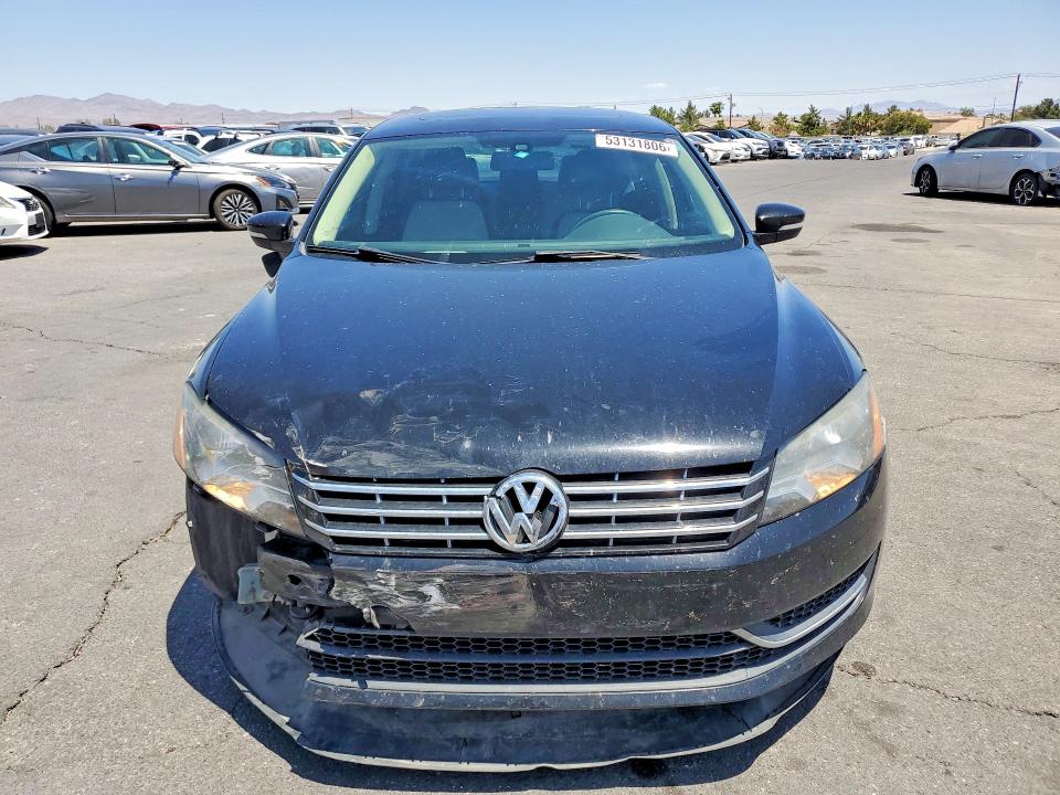 53131806 :رقم المزاد ، 1VWBV7A33FC008996 vin ، 2015 Volkswagen Passat مزاد بيع