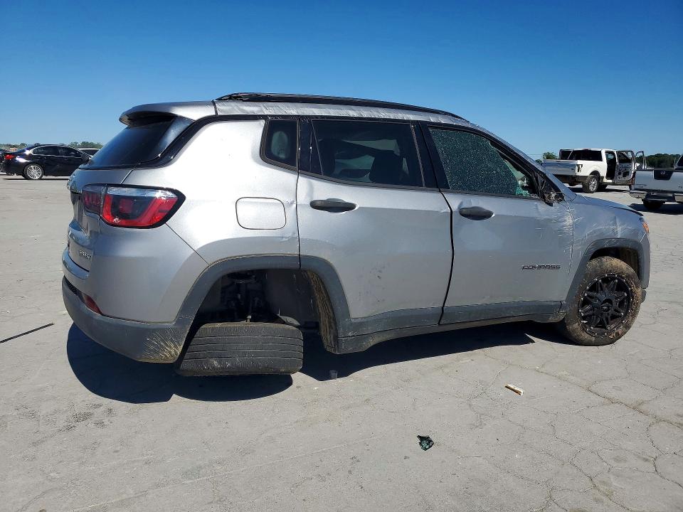 53384536 :رقم المزاد ، 3C4NJCAB9JT204143 vin ، 2018 Jeep Compass مزاد بيع