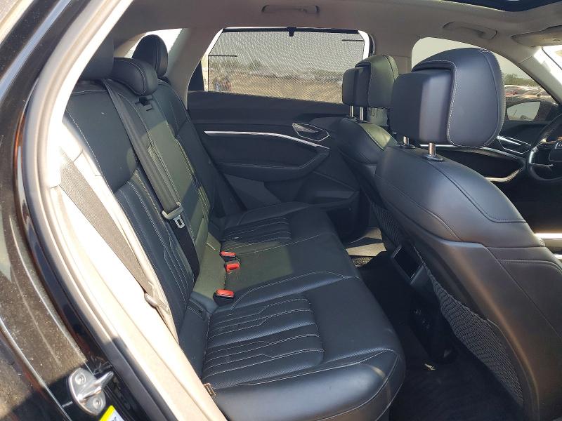 53745856 :رقم المزاد ، WA1VABGE9KB009586 vin ، 2019 Audi E-tron مزاد بيع
