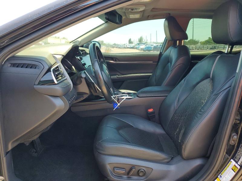 53955866 :رقم المزاد ، 4T1BZ1HK2JU021108 vin ، 2018 Toyota Camry مزاد بيع
