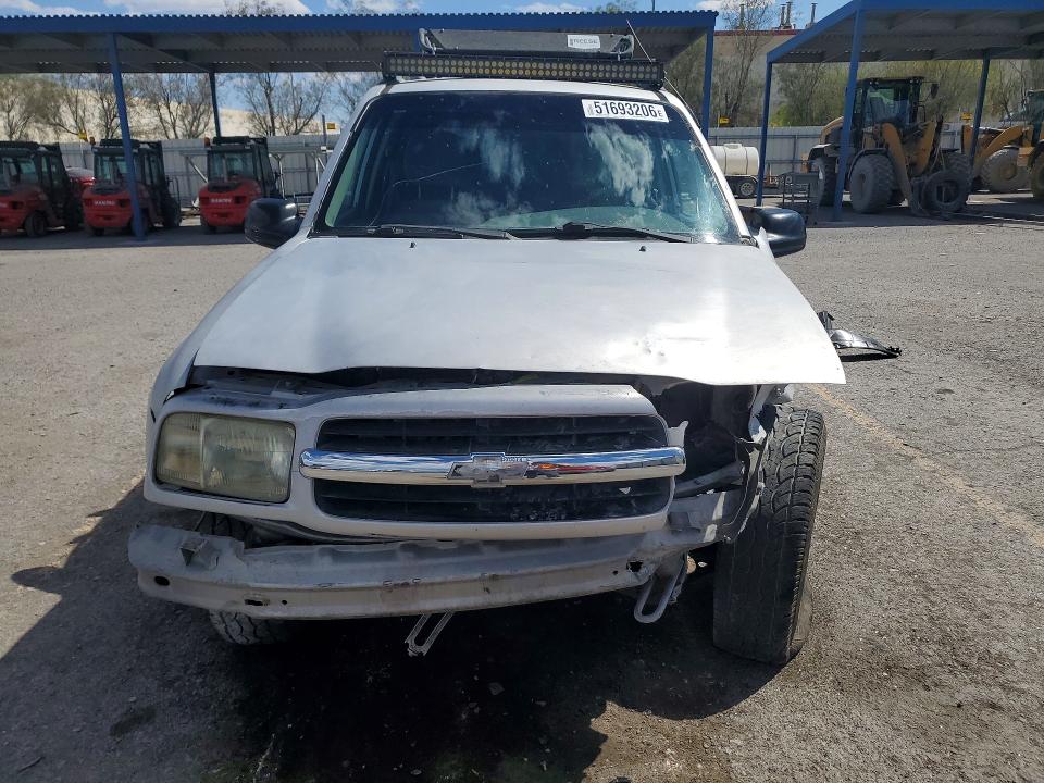 51693206 :رقم المزاد ، 2CNBJ13C0Y6939603 vin ، 2000 Chevrolet Tracker مزاد بيع