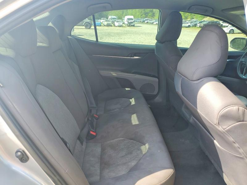 53442006 :رقم المزاد ، 4T1C11AK4LU961127 vin ، 2020 Toyota Camry مزاد بيع