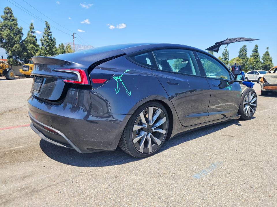 2025 Tesla Model 3 მანქანა იყიდება აუქციონზე, vin: 5YJ3E1EA1SF025239, აუქციონის ნომერი: 51643646