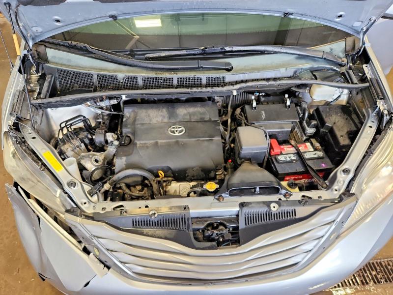 53902066 :رقم المزاد ، 5TDYK3DC3CS240745 vin ، 2012 Toyota Sienna مزاد بيع