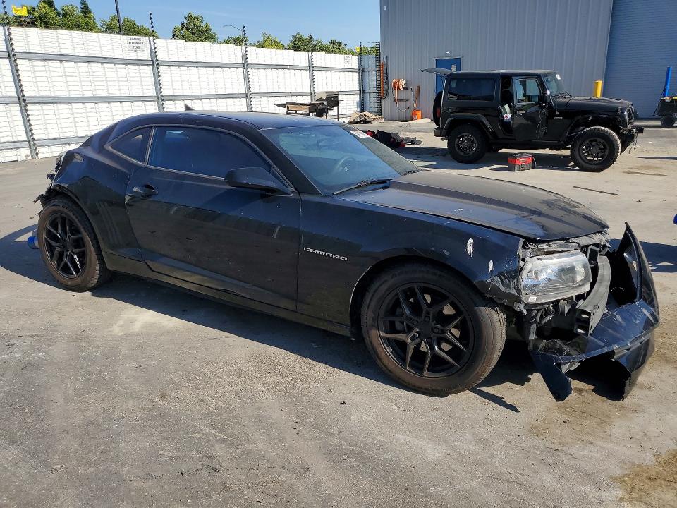 54717646 :رقم المزاد ، 2G1FB1E33F9213500 vin ، 2015 Chevrolet Camaro مزاد بيع