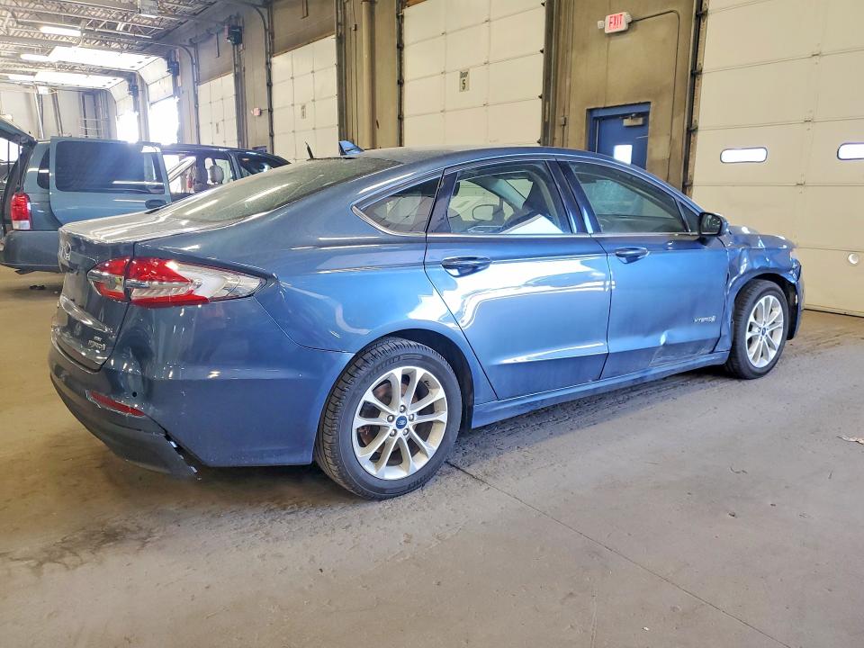 55865706 :رقم المزاد ، 3FA6P0LU1KR134058 vin ، 2019 Ford Fusion مزاد بيع
