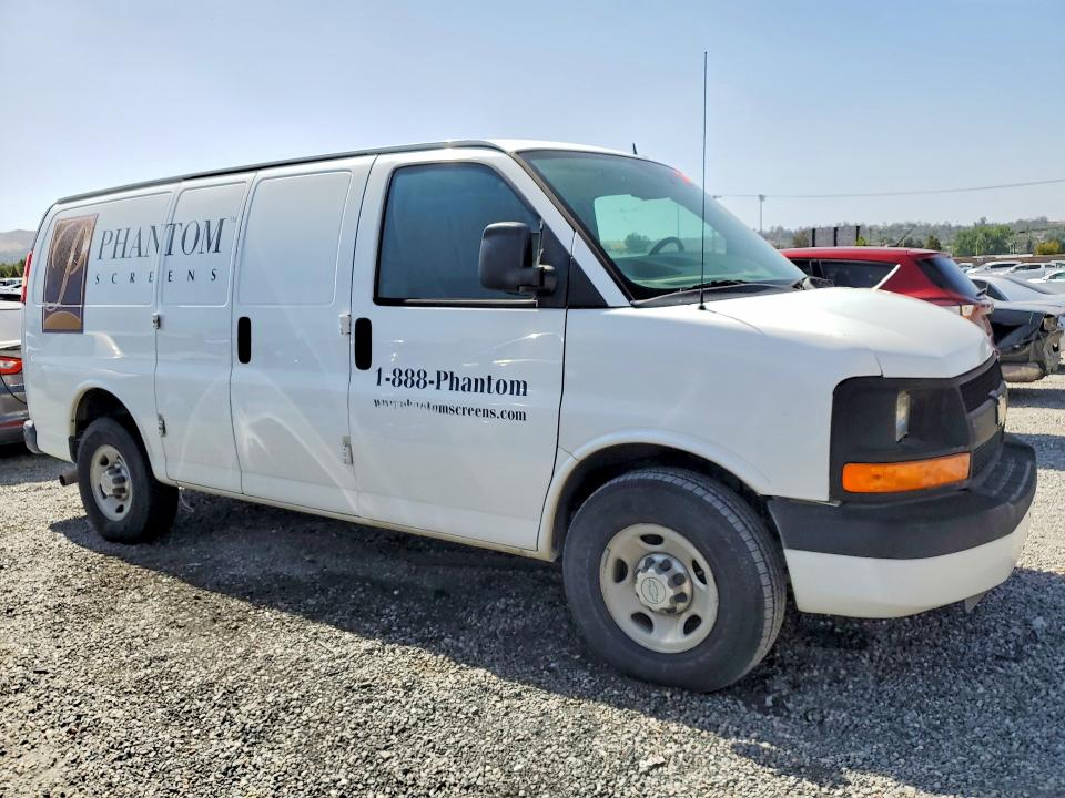 53910946 :رقم المزاد ، 1GCWGFFF8F1106493 vin ، 2015 Chevrolet Express 2500 مزاد بيع