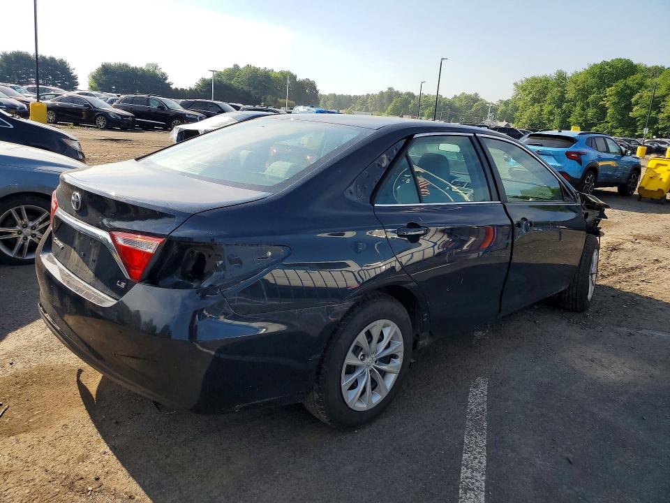 53719346 :رقم المزاد ، 4T1BF1FK4HU737806 vin ، 2017 Toyota Camry مزاد بيع