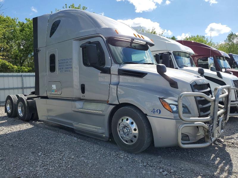 55420036 :رقم المزاد ، 1FUJHHDR7KLKF2337 vin ، 2019 Freightliner Cascadia 126 مزاد بيع