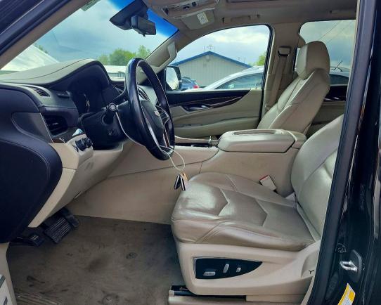 52002916 :رقم المزاد ، 1GYS4BKJ5KR174556 vin ، 2019 Cadillac Escalade مزاد بيع
