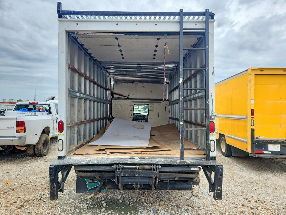 50916876 :رقم المزاد ، 1FDWE3FN0NDC00677 vin ، 2022 Ford Econoline مزاد بيع