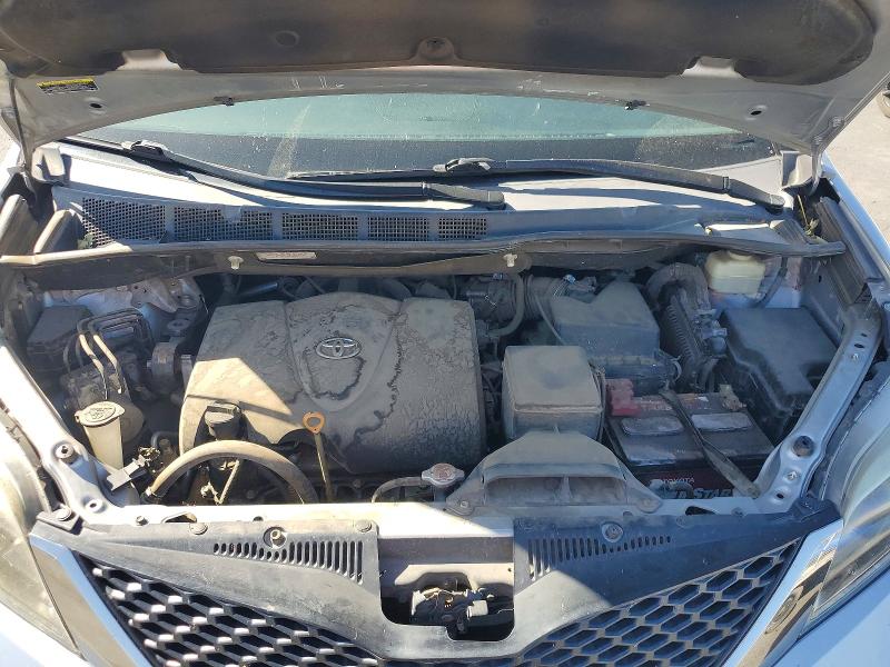 53663076 :رقم المزاد ، 5TDXZ3DC1HS853090 vin ، 2017 Toyota Sienna مزاد بيع