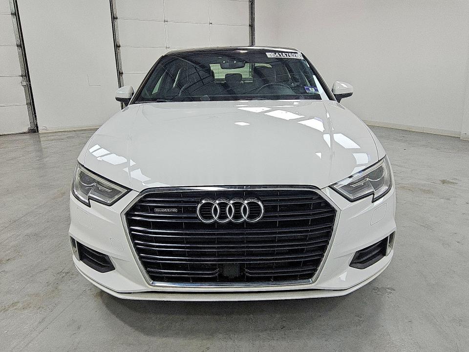 54147626 :رقم المزاد ، WAUBEGFF3KA080936 vin ، 2019 Audi A3 مزاد بيع