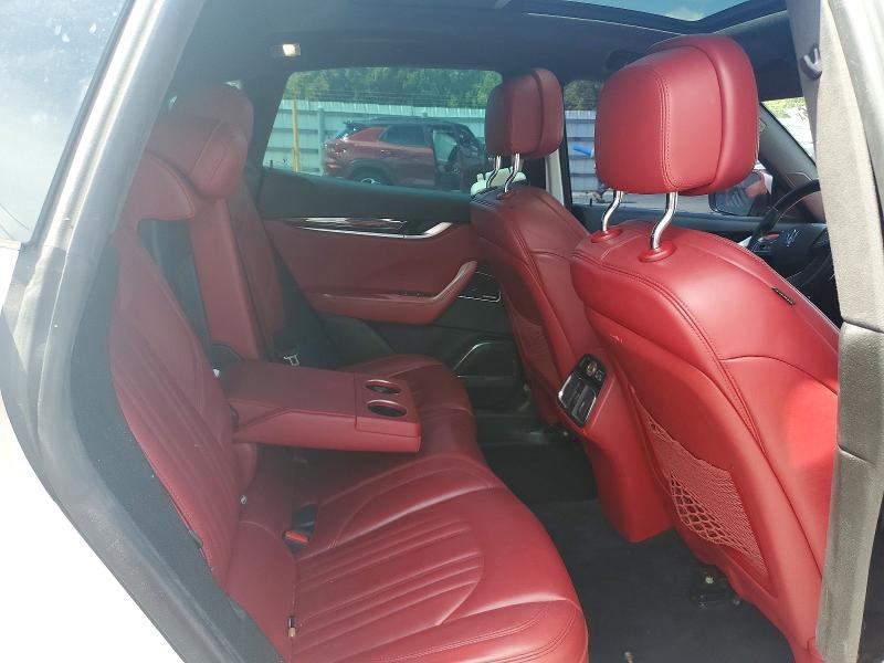 54822686 :رقم المزاد ، ZN661XUA6JX292117 vin ، 2018 Maserati Levante مزاد بيع