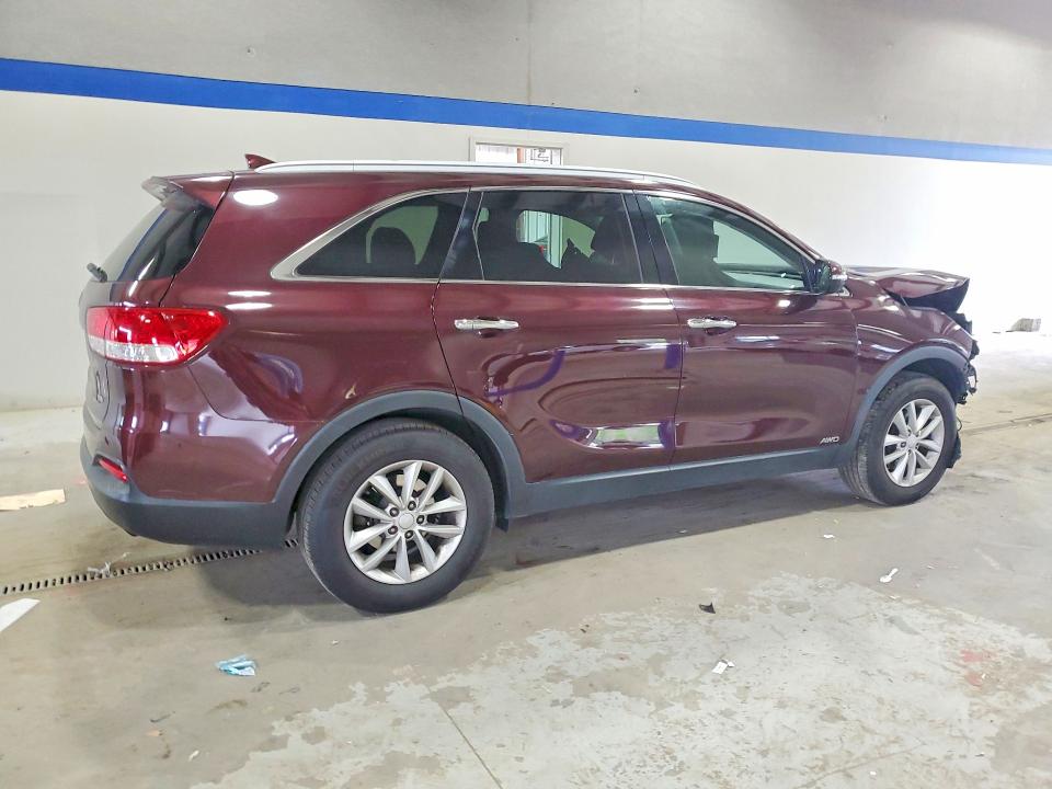 52825366 :رقم المزاد ، 5XYPGDA35HG323573 vin ، 2017 Kia Sorento مزاد بيع