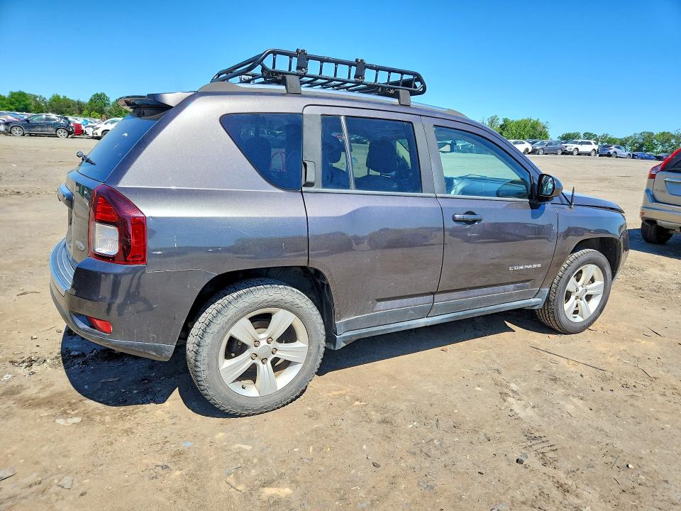 53642556 :رقم المزاد ، 1C4NJDEB1FD162337 vin ، 2015 Jeep Compass مزاد بيع