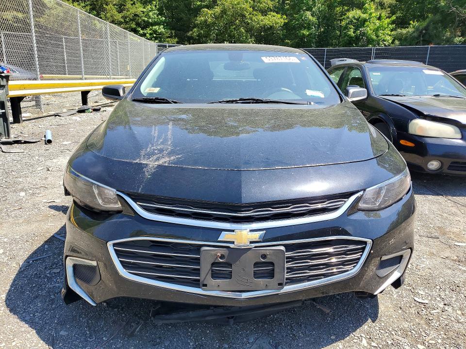 53787166 :رقم المزاد ، 1G1ZB5ST8JF232858 vin ، 2018 Chev Malibu مزاد بيع