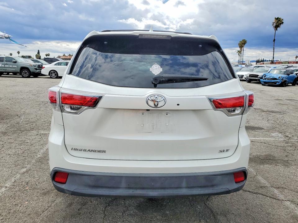 Продажа на аукционе авто 2015 Toyota Highlander, vin: 5TDKKRFH1FS090172, номер лота: 52508086