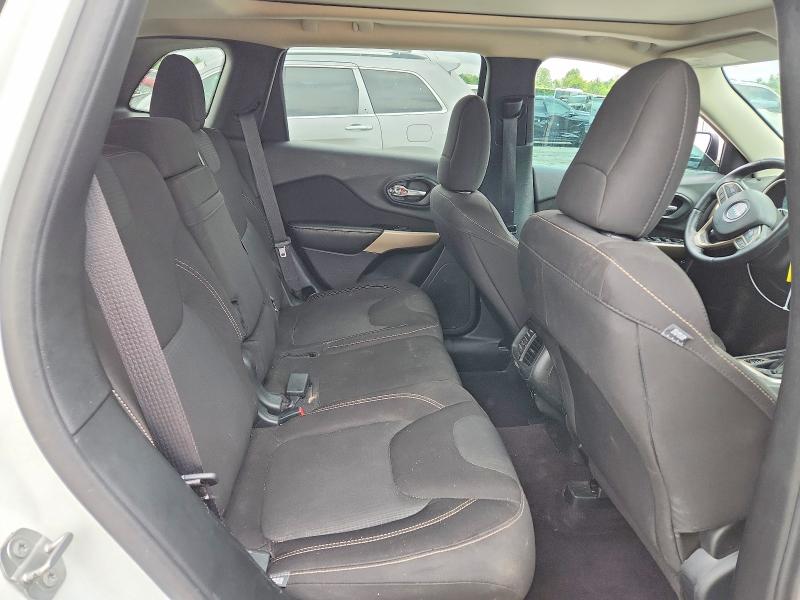 53669636 :رقم المزاد ، 1C4PJLCS8HW669507 vin ، 2017 Jeep Cherokee مزاد بيع