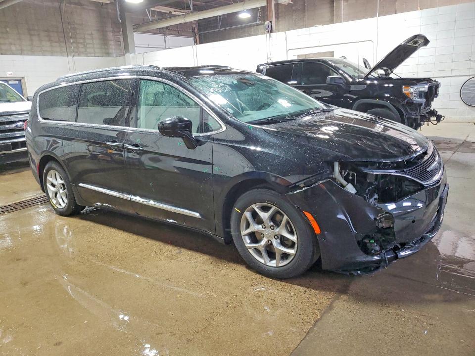 52702296 :رقم المزاد ، 2C4RC1EG3HR534251 vin ، 2017 Chrysler Pacifica مزاد بيع