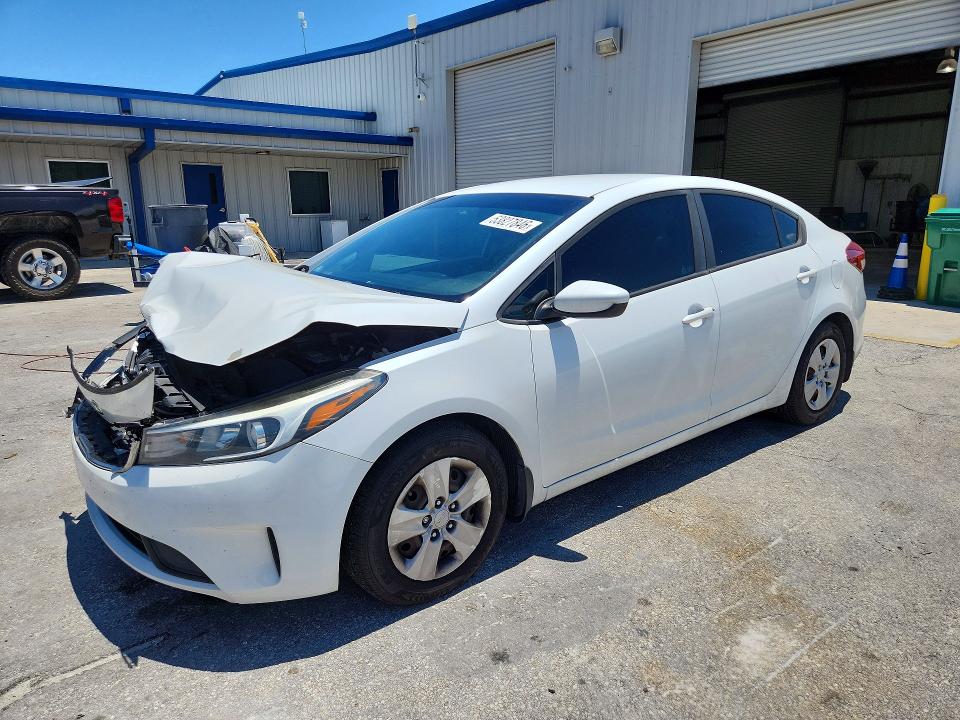 53827846 :رقم المزاد ، 3KPFL4A7XJE175093 vin ، 2018 Kia Forte مزاد بيع