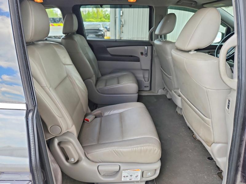 53193946 :رقم المزاد ، 5FNRL5H94FB115564 vin ، 2015 Honda Odyssey مزاد بيع