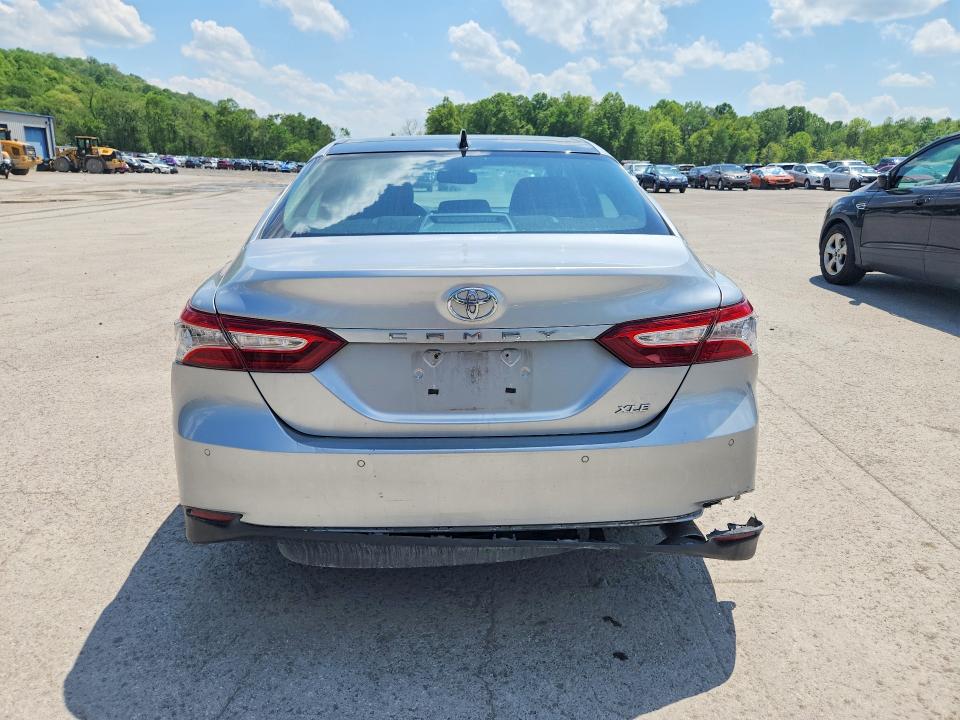 Продаж на аукціоні авто 2018 Toyota Camry, vin: 4T1B11HK3JU038099, номер лоту: 53877236