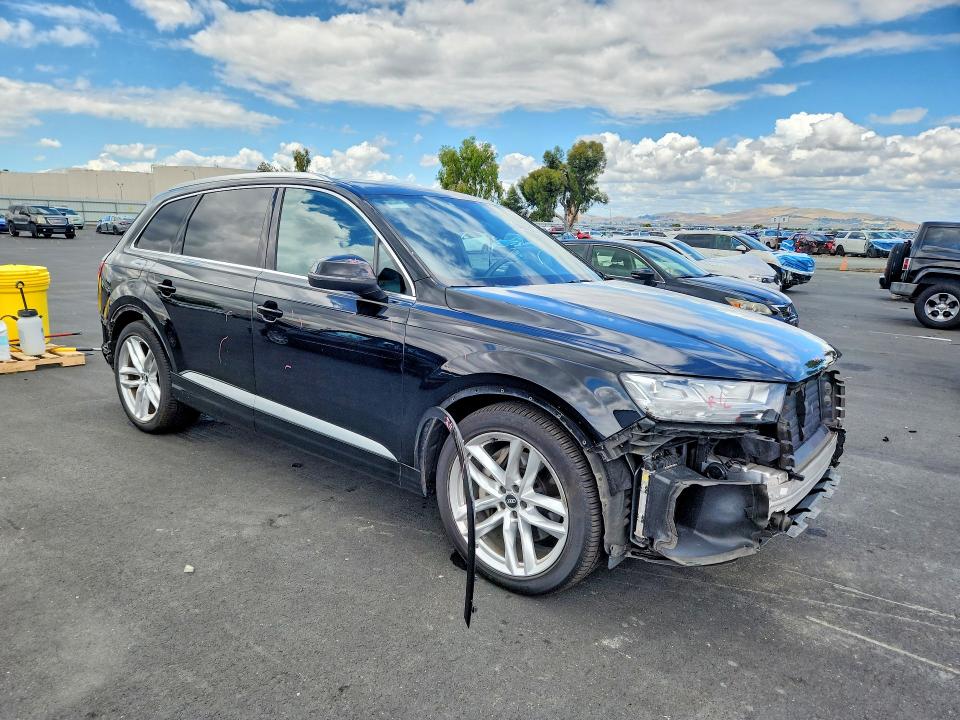 Продажа на аукционе авто 2017 Audi Q7, vin: WA1VAAF71HD053754, номер лота: 54686326