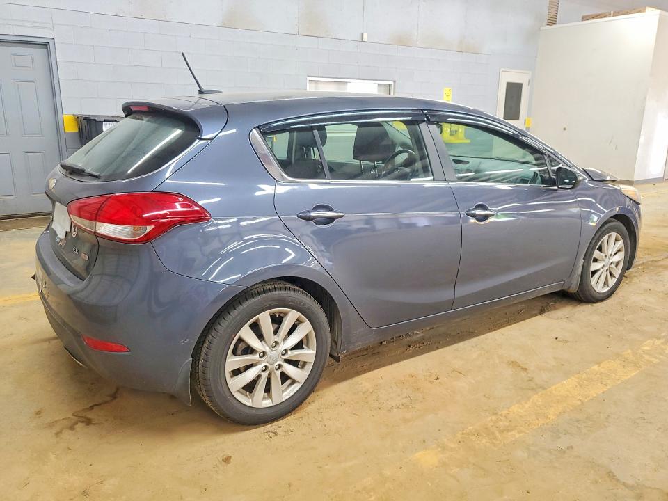 2015 Kia Forte მანქანა იყიდება აუქციონზე, vin: KNAFX5A84F5335309, აუქციონის ნომერი: 53194326