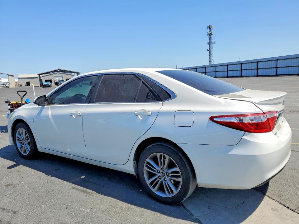 53655816 :رقم المزاد ، 4T1BF1FK2FU080176 vin ، 2015 Toyota Camry Se مزاد بيع