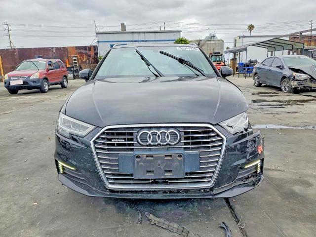 Aukcja sprzedaży 2018 Audi A3, vin: WAUTPBFFXJA083770, numer aukcji: 53663256