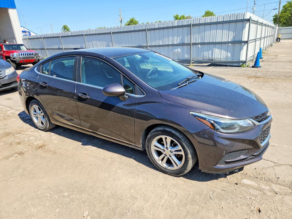 55338636 :رقم المزاد ، 1G1BE5SM2H7152977 vin ، 2017 Chevrolet Cruze مزاد بيع
