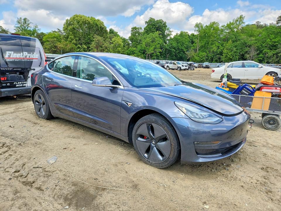 53410446 :رقم المزاد ، 5YJ3E1EA3JF153710 vin ، 2018 Tesla Model 3 مزاد بيع