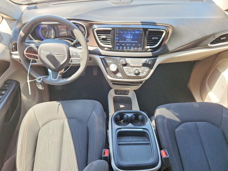 54354316 :رقم المزاد ، 2C4RC1BGXHR811384 vin ، 2017 Chrysler Pacifica مزاد بيع
