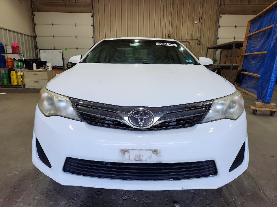 55052546 :رقم المزاد ، 4T4BF1FK8ER368630 vin ، 2014 Toyota Camry مزاد بيع