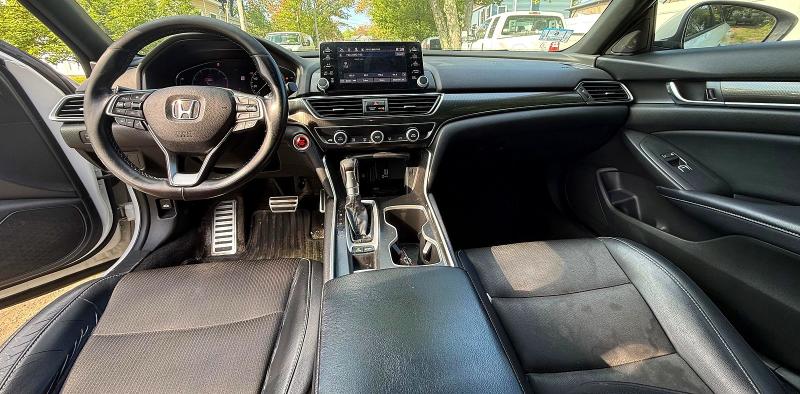 54422666 :رقم المزاد ، 1HGCV1F32JA095311 vin ، 2018 Honda Accord مزاد بيع