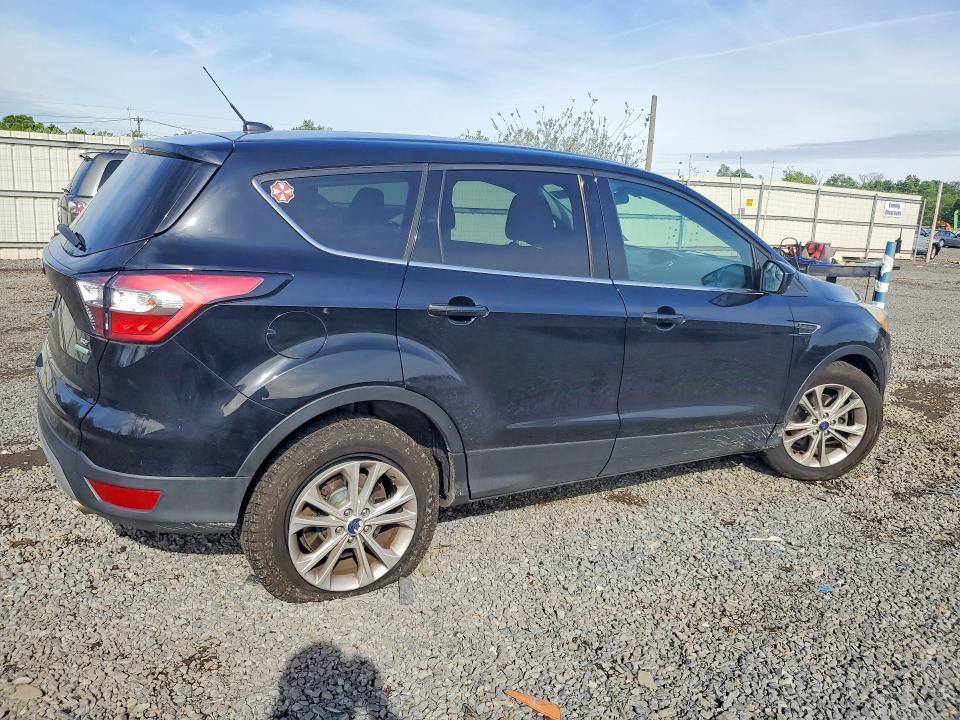 53721116 :رقم المزاد ، 1FMCU0GD6HUC77374 vin ، 2017 Ford Escape مزاد بيع