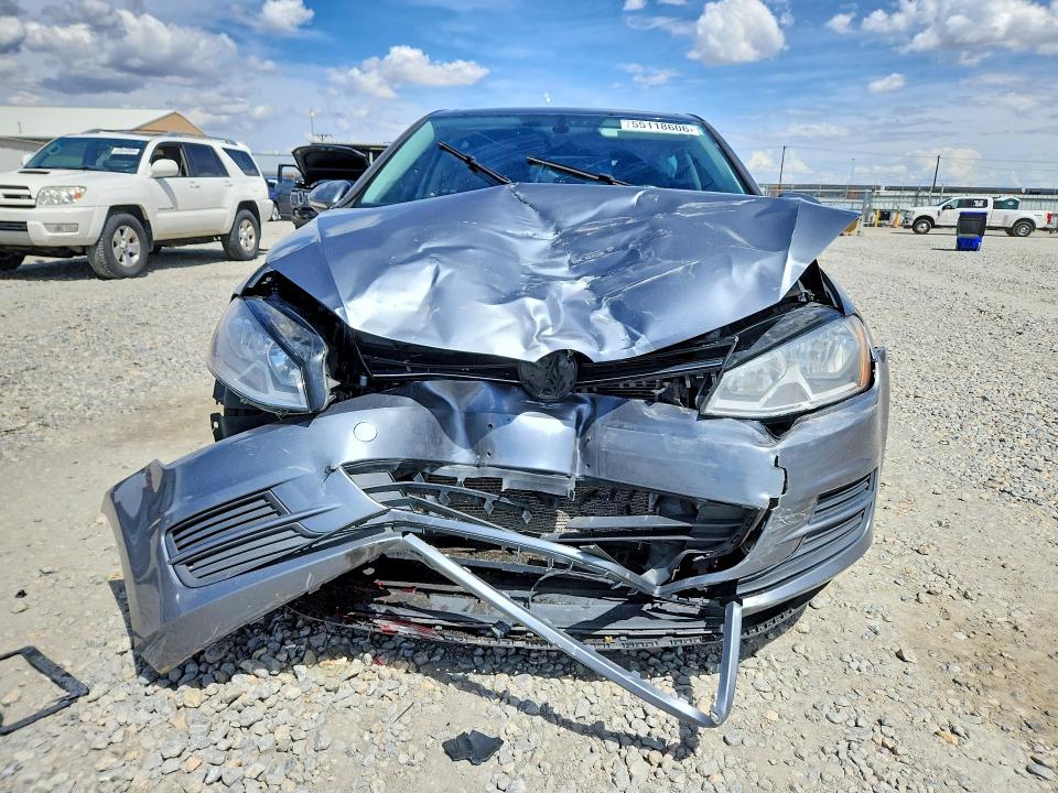 55118606 :رقم المزاد ، 3VW217AU2HM062103 vin ، 2017 Volkswagen Golf مزاد بيع