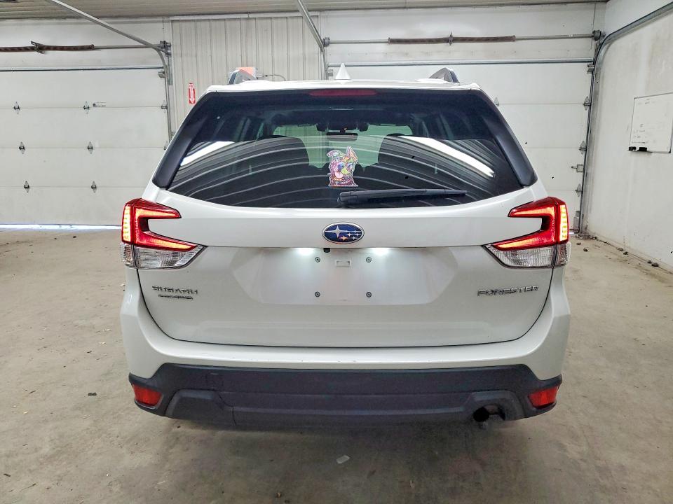 53573726 :رقم المزاد ، JF2SKAJC6MH425877 vin ، 2021 Subaru Forester مزاد بيع