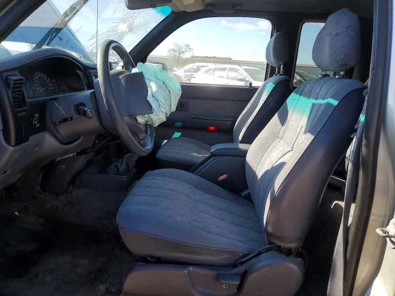 52476056 :رقم المزاد ، 4TAVL52N5YZ640579 vin ، 2000 Toyota Tacoma مزاد بيع
