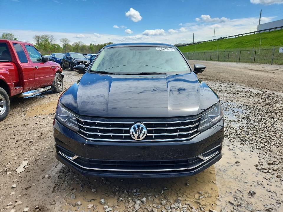 Продаж на аукціоні авто 2018 Volkswagen Passat, vin: 1VWBA7A37JC005894, номер лоту: 52860836