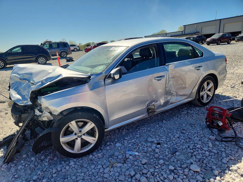 53369576 :رقم المزاد ، 1VWBP7A32DC053760 vin ، 2013 Volkswagen Passat مزاد بيع