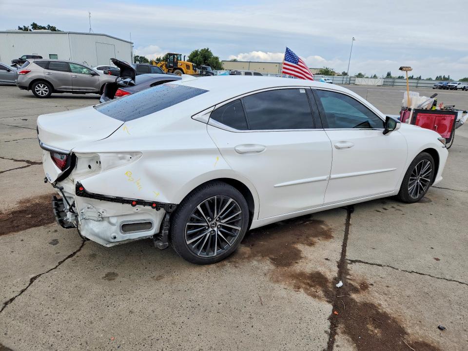 55614256 :رقم المزاد ، 58ADZ1B18NU115761 vin ، 2022 Lexus Es 350 مزاد بيع