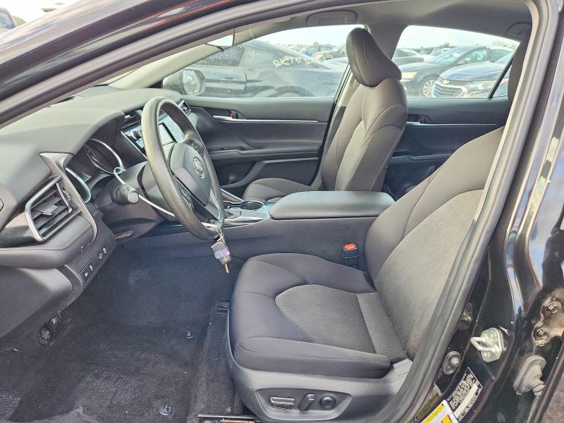 50267736 :رقم المزاد ، 4T1C11AK4LU381859 vin ، 2020 Toyota Camry مزاد بيع