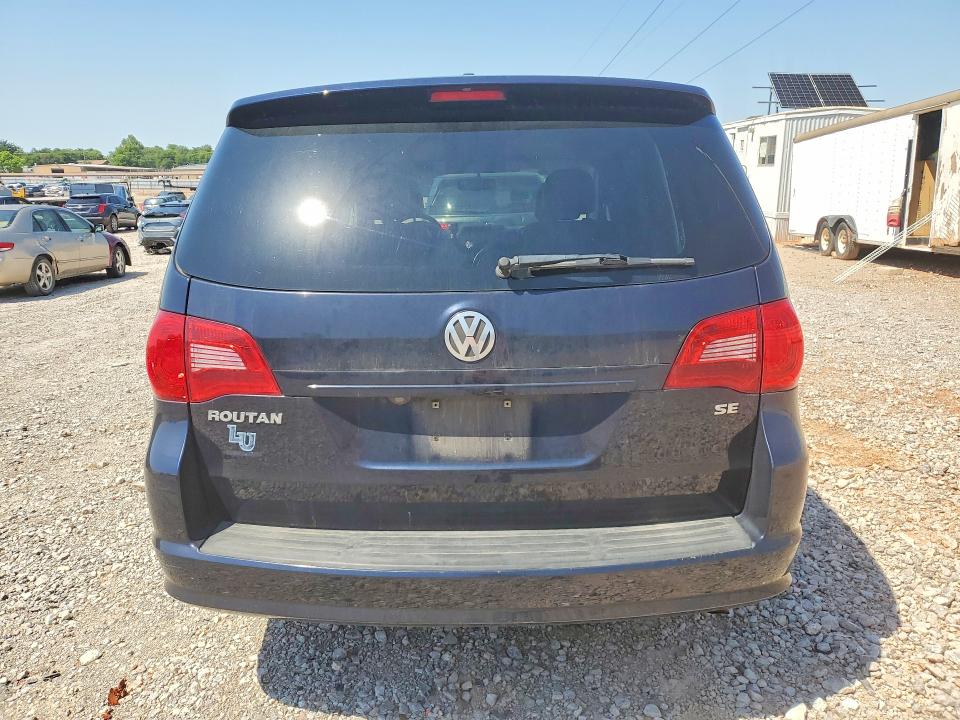 53524266 :رقم المزاد ، 2V4RW3D18AR272187 vin ، 2010 Volkswagen Routan مزاد بيع
