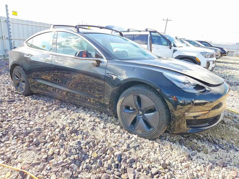 Продажа на аукционе авто 2018 Tesla Model 3, vin: 5YJ3E1EBXJF182209, номер лота: 52997626